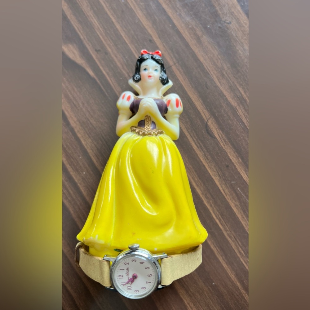 Vintage Snow White Child’s Watch with Original Statue